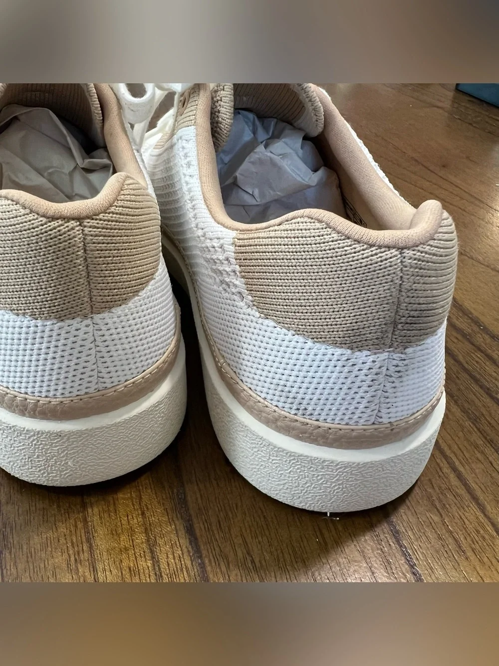 Vionic Galia Knit Casual Fashion Sneaker White Tan Size 6.5 Comfort Travel